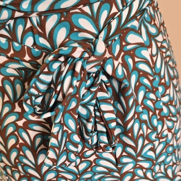 Diane von Furstenberg Silk Wrap Dress Leaf Print Teal Brown Short Sleeve Size 2 - Picture 5 of 6